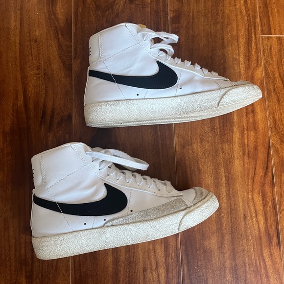 Nike Blazers Mid 77 Sneakers - Picture 2 of 3